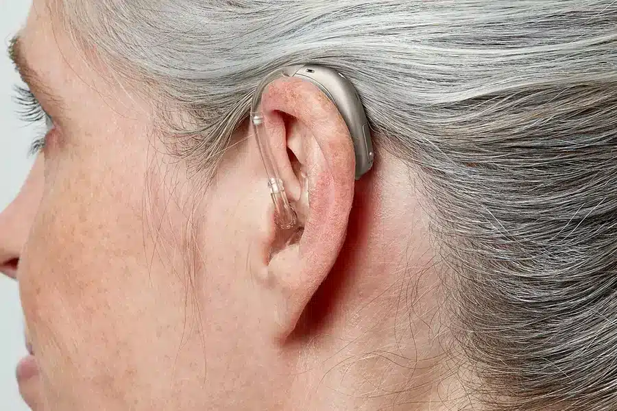 miniBTE T H1 2023 C090ChromaBeige AngleB45 Close up In On Ear MS 5974 Woman 1200x800px Original file